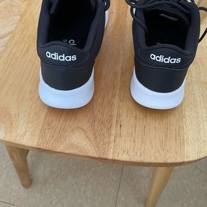 Women’s size 8 Adidas sneakers almost like new.